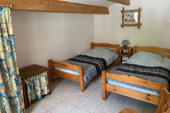 Location de vacances pour 8 personnes, avec terrasse et jardin dans Plage des Sables-Vignier - 2