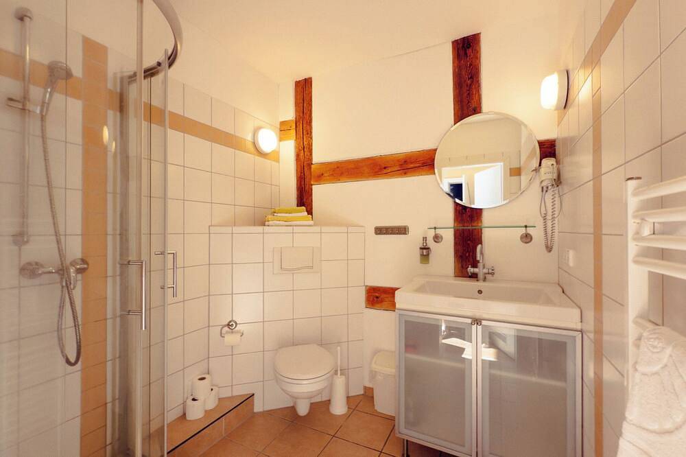 Ganze Wohnung, Studio 6 · Träumerei – Ruhiges Studio im gräflichen Forsthaus in Temmen-Ringenwalde, Barnimerland Region