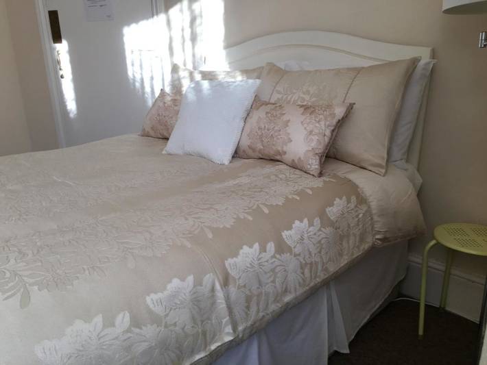 Bed and breakfast for 2 people in Southend-on-Sea