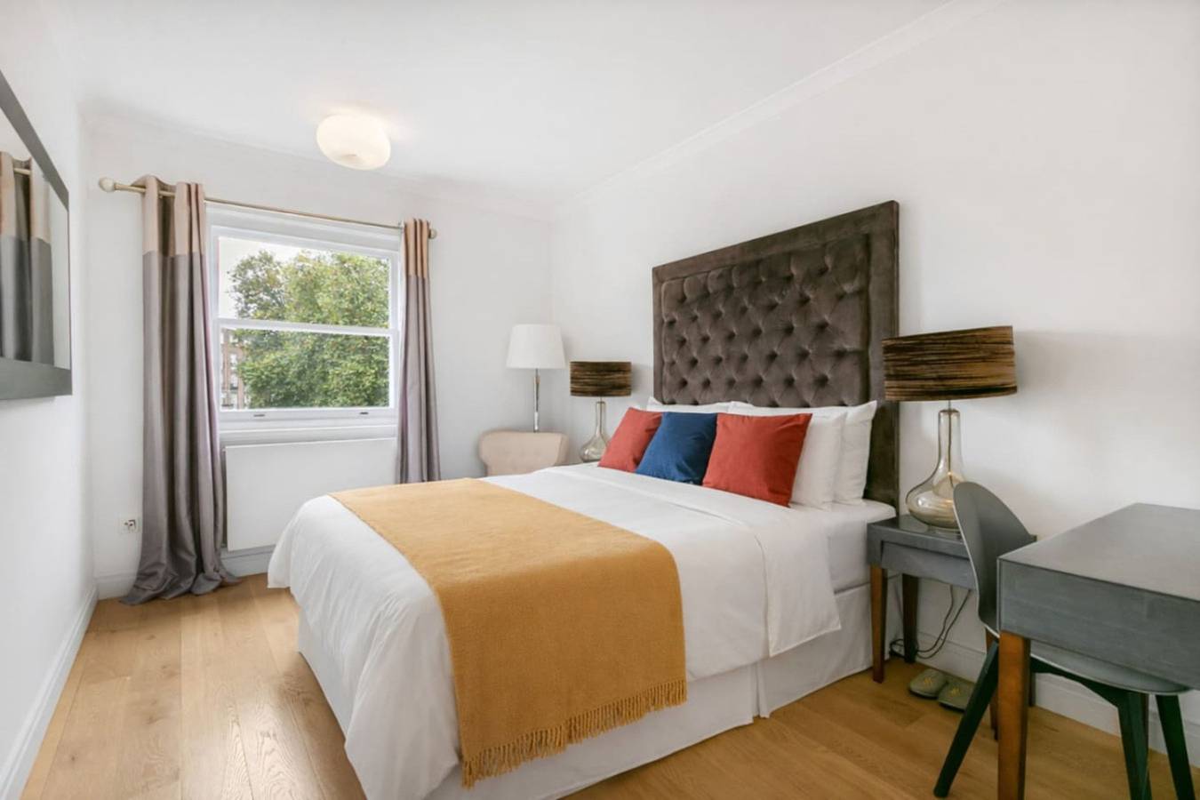 Entire apartment, Knightsbridge Home | Views Over Hyde Park in London, South East England