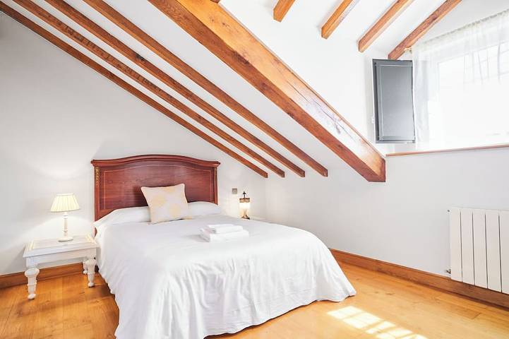 Casa Parbayón–Encanto entre Jardines y Luz Natural in Piélagos, Kantabrische Küste