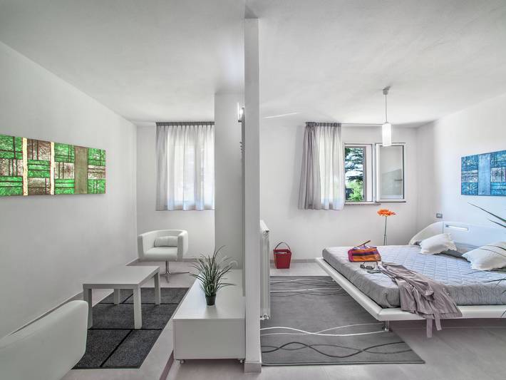 Gîte pour 6 personnes, avec jardin et piscine, adapté aux familles à Tavullia - 4