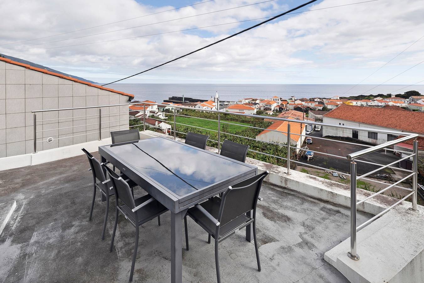 Apartment 'Branca' mit Meerblick, privater Terrasse und Wlan in Ribeiras, Pico (Azoren)