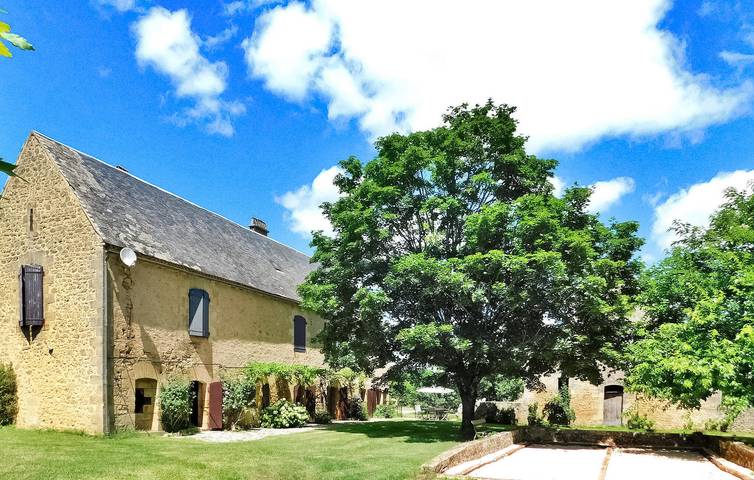 Location de vacances pour 8 personnes, avec piscine et terrasse à Domme - 2