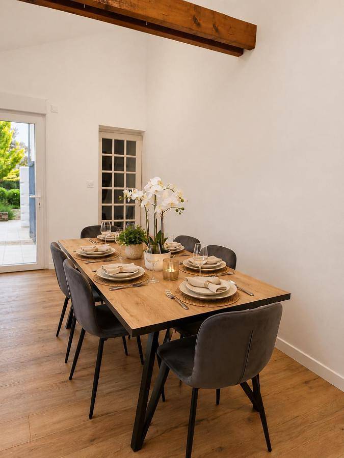 Gîte pour 8 personnes, avec vue et jardin dans Loiron - 2