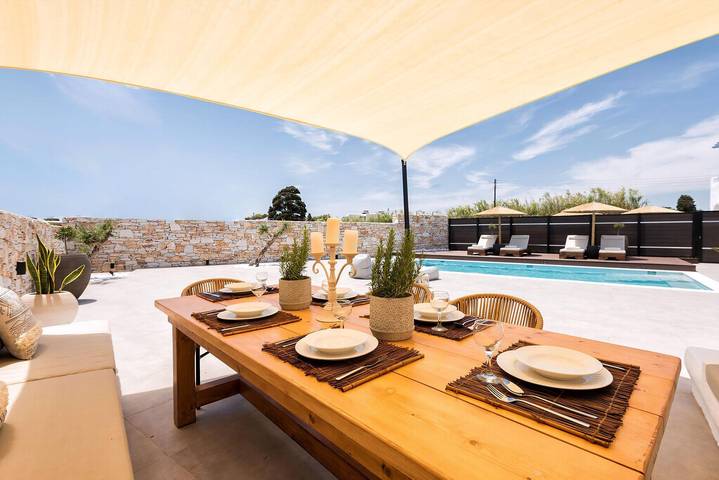 Location de vacances pour 10 personnes, avec vue sur l’océan ainsi que jardin et balcon dans Drios