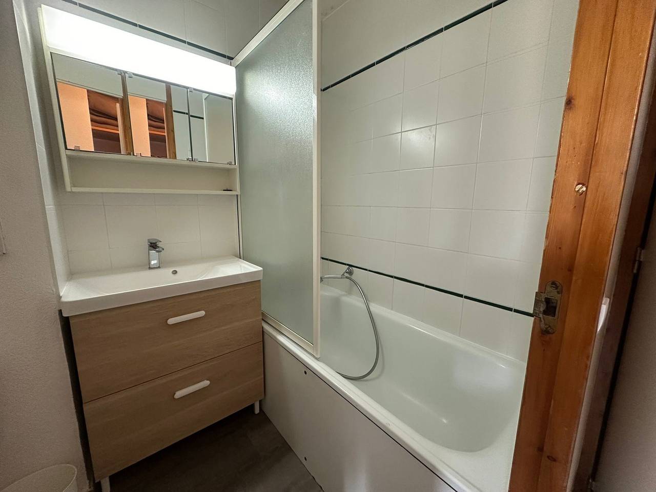 Studio entier, Studio fonctionnel au pied des pistes avec balcon in La Plagne, La Plagne-Tarentaise