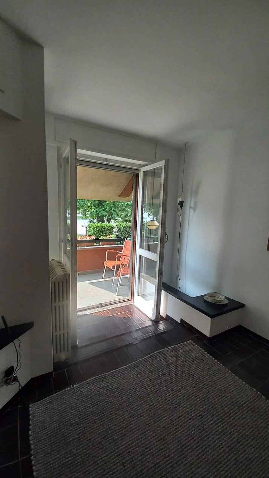 Ganze Ferienwohnung, Ferienwohnung mit Klimaanlage, Internet und Balkon in Arona (Lago Maggiore), Arona Gemeinde