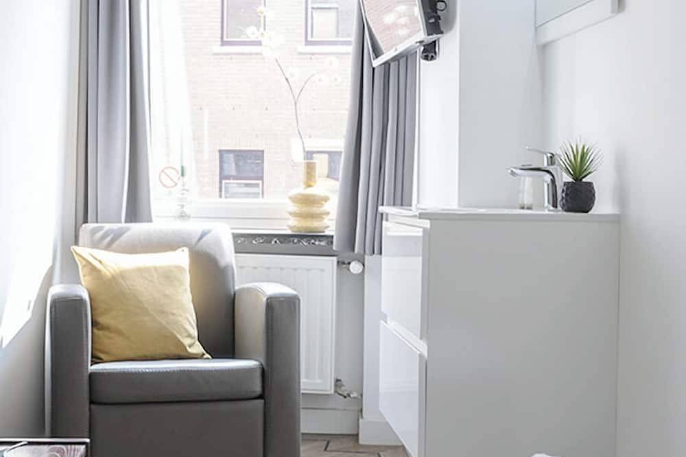 Geheel appartement, Privé-eenpersoonskamer, ideaal gelegen nabij Tilburg's beste hotspots. in Tilburg, Noord-Brabant