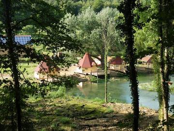 Cottage pour 3 personnes, avec vue sur le lac ainsi que sauna et terrasse à Balaives-et-Butz