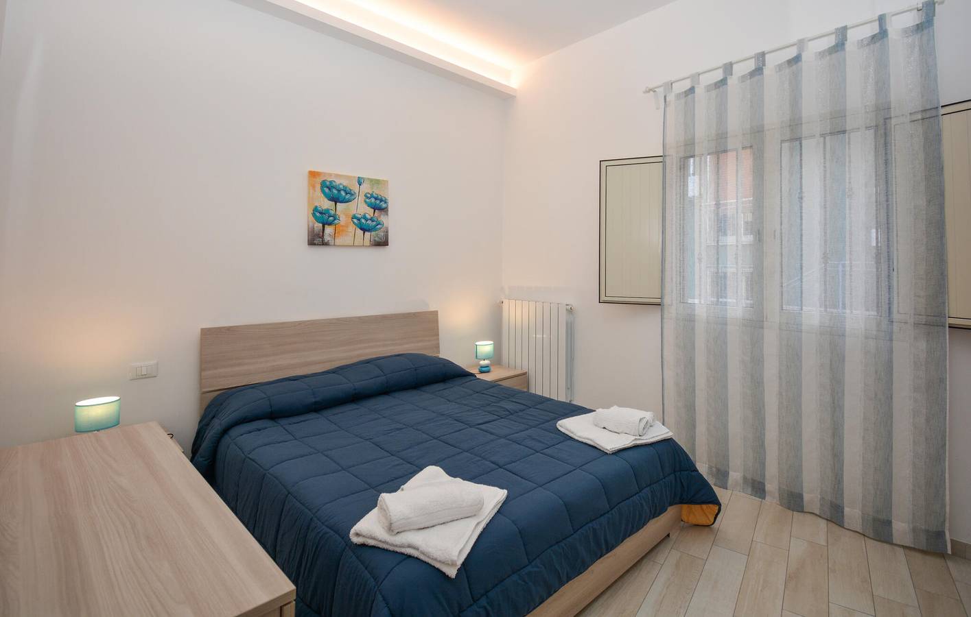 Ganze Ferienwohnung, Gemütliches Wifi-Apartment in der Nähe einer Pizzeria - Parkplatz, AC, TV in Comiso, Ragusa Provinz