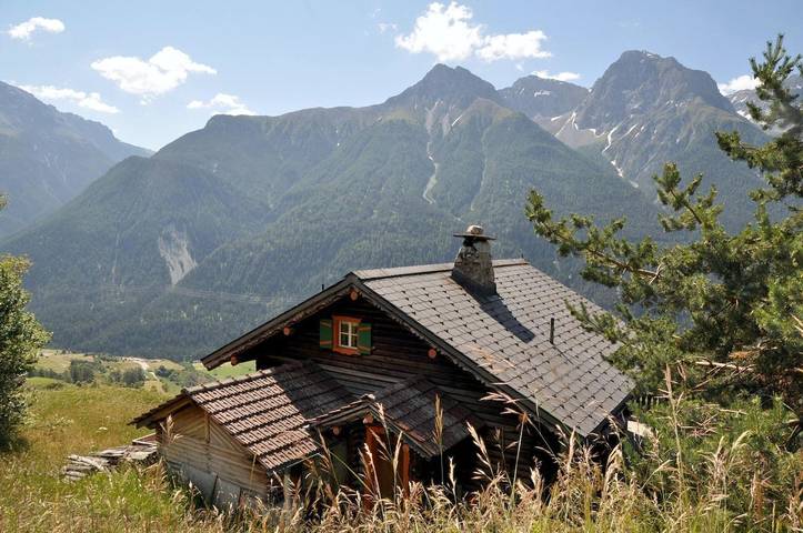 Hütte für 4 Personen, mit Balkon und Terrasse im Engadin