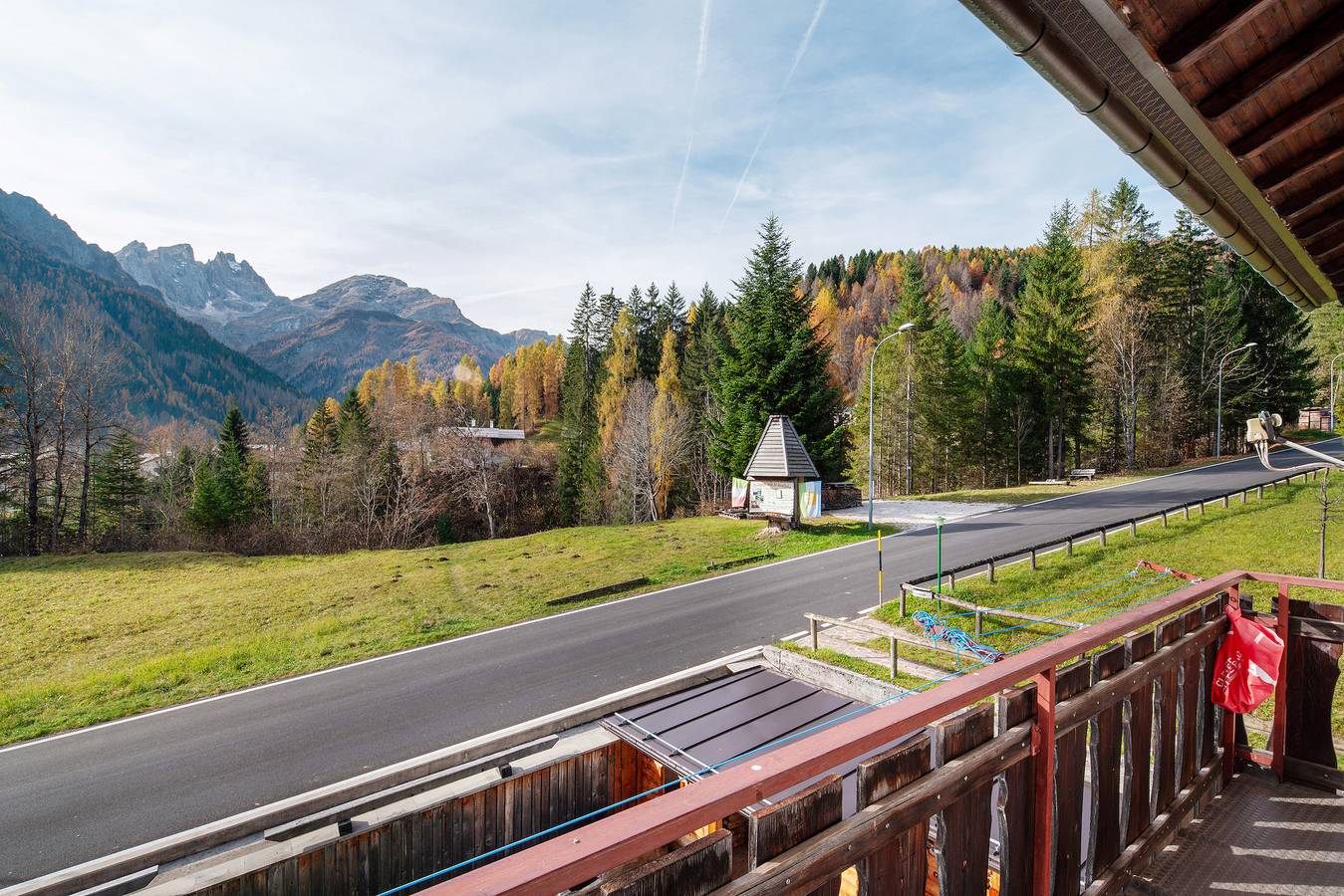 Entire apartment, Apartment 'Mulaz' with Mountain View, Shared Garden and Wi-Fi in Falcade, Dolomiti Superski
