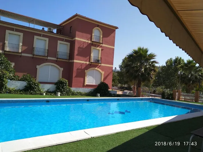 Ferienwohnung für 3 Personen, mit Garten und Ausblick sowie Pool und Kinderpool - 1