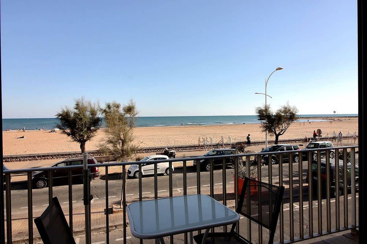 Appartement entier, Comfortable seafront apartment for 4 people  in Valras-Plage, Côte d'Améthyste