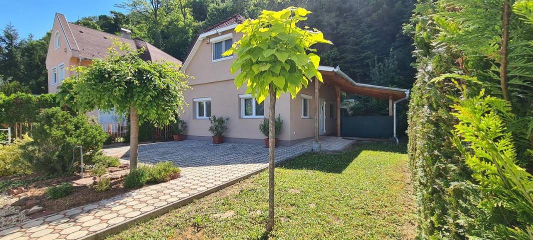 Ferienhaus für 5 Personen, mit Ausblick und Garten sowie Seeblick, mit Haustier in Fonjod