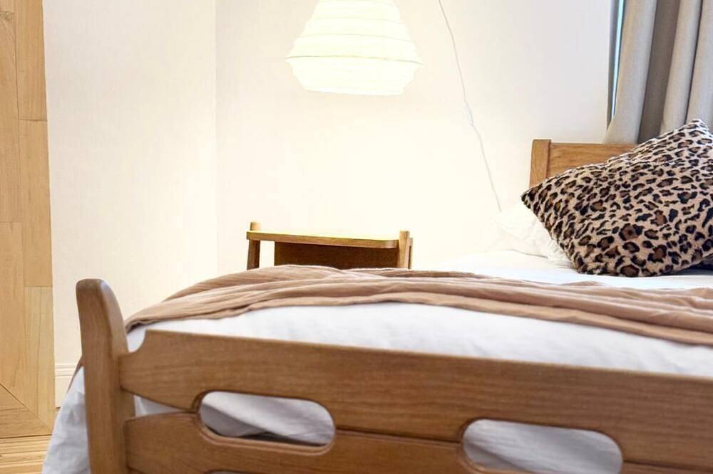 Ganze Wohnung, Whole apartment 90 m2 in the heart of the village of Halluin, ceiling height 3.5 m! in Halluin, Lille und Umgebung