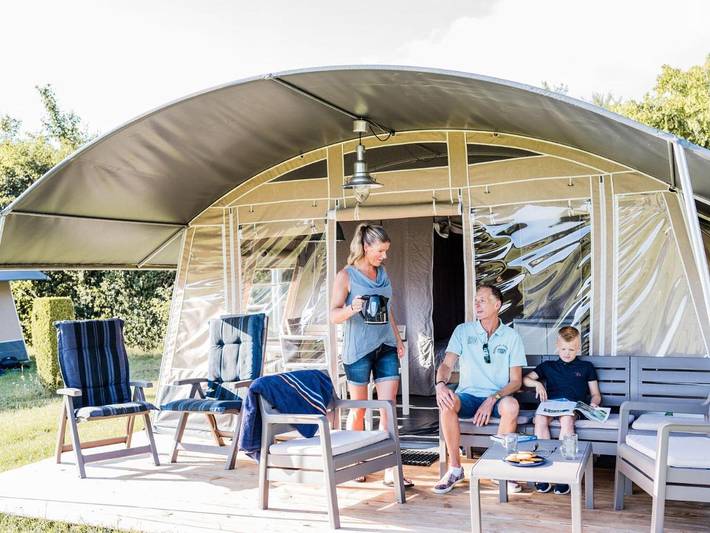 Zelt für 5 Personen, mit Terrasse und Pool in Rheinland-Pfalz