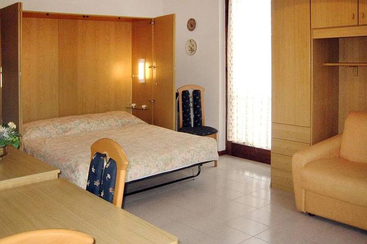 Entire apartment, Sole del Garda in Lazise, Garda Mountains