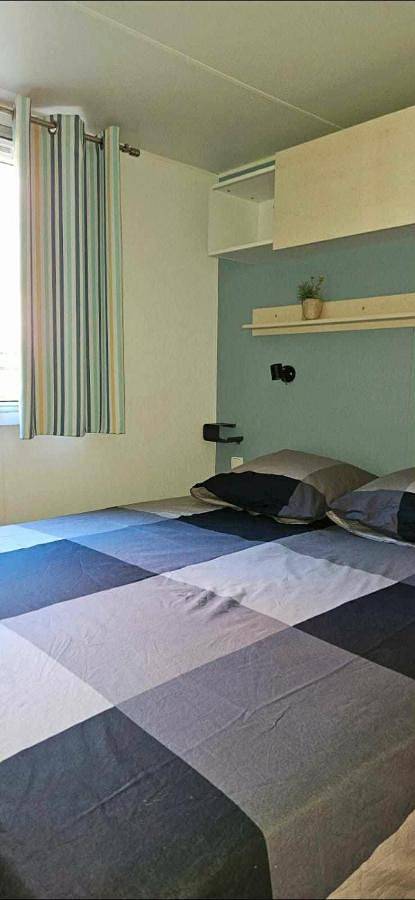 Camping pour 6 personnes, avec Terrasse et Jardin ainsi que Piscine et Vue à Puget-sur-Argens - 3