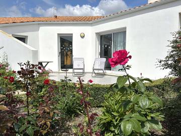 Location de vacances pour 6 personnes, avec terrasse dans La Grande plage (Saint-Gilles-Croix-de-Vie)