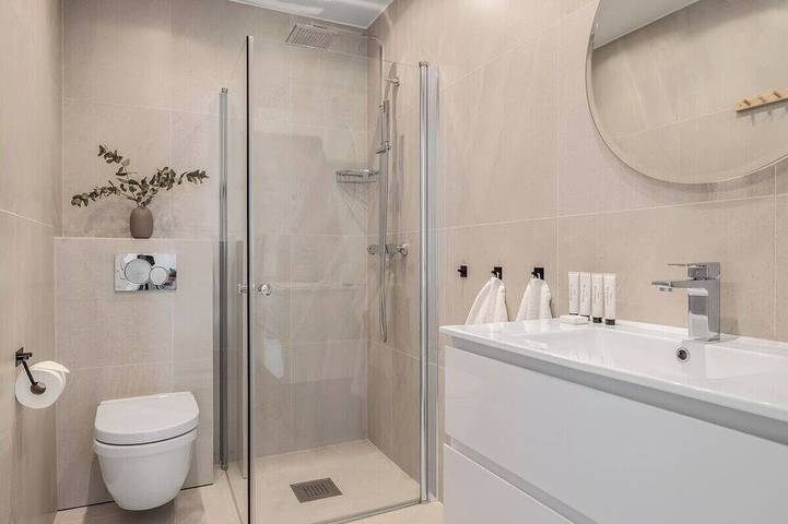 Villa with Pool & Sauna - 5 min walk to the water in Sollentuna kommun, Schwedische Ostsee