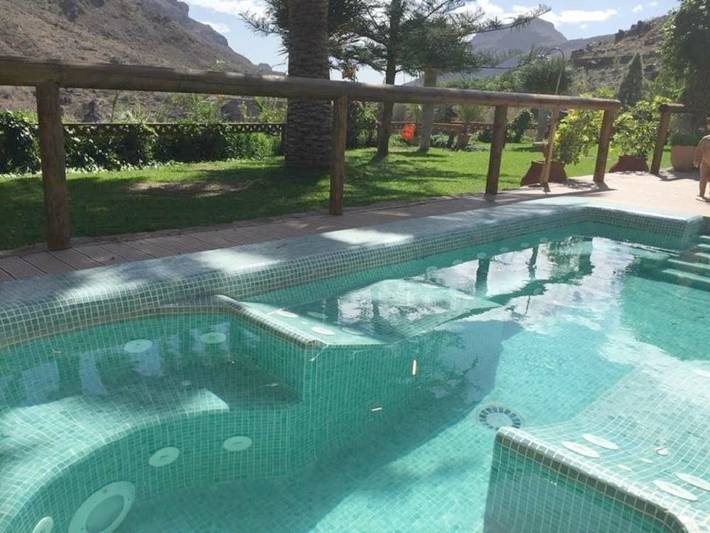 Chalet para 4 personas, con piscina además de jacuzzi y jardín en Gran Canaria