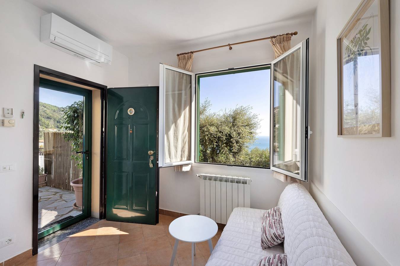 Appartamento intero, Appartamento 'La Realidad 2' con piscina condivisa, Wi-Fi e aria condizionata in Finale Ligure, Comune di Finale Ligure