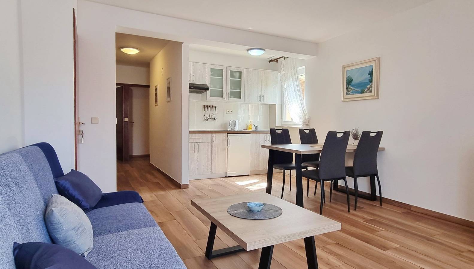 Entire apartment, Apartment Dean with Terace only 300m from the Beach in Baska, Krk