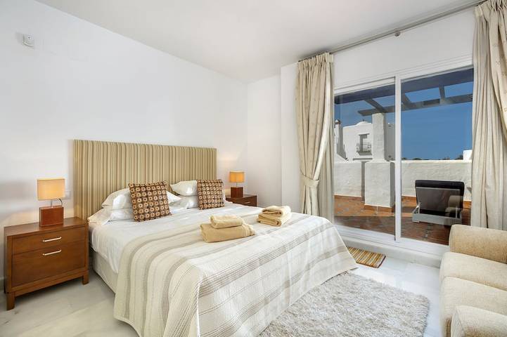 Apartamento entero, Beachfront penthouse apartment overlooking the Mediterranean sea! in San Pedro Alcántara, Marbella
