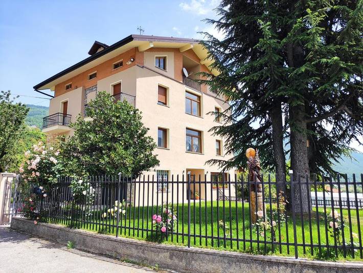 Gîte pour 8 personnes, avec Balcon ainsi que Terrasse et Jardin à Demonte