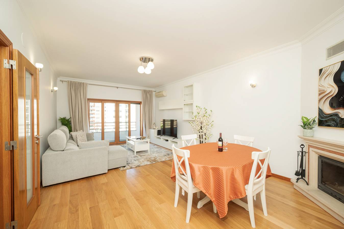 Appartamento intero, Appartamento vacanze per 6 persone con balcone in Odivelas, Costa de Lisboa