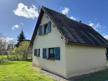 Gîte pour 4 personnes, avec terrasse et jardin à Maillet
