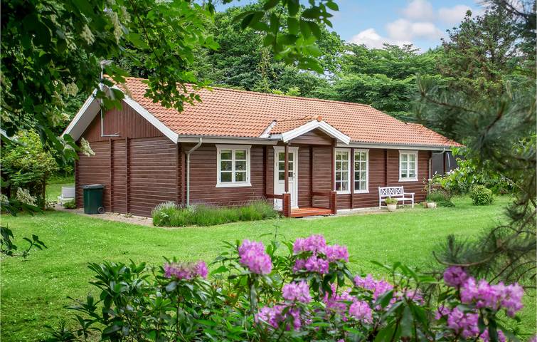 Ferieudlejning for 8 personer, med Terrasse og Have i Klint