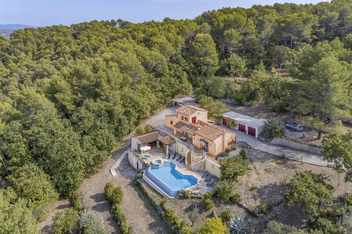 Gîte pour 10 personnes, avec piscine, animaux acceptés