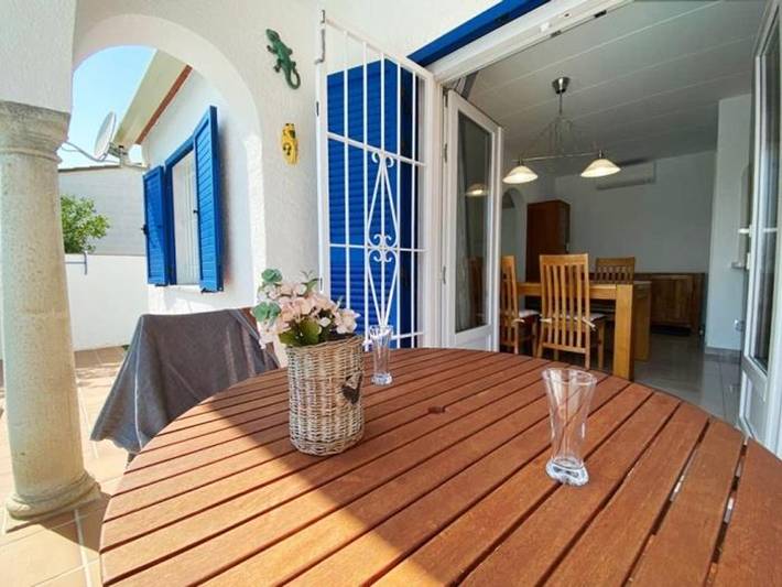 Gemütliches Haus mit privatem Pool, 2 Schlafzimmer, Garten und Terrasse in Torroella de Montgrí in l'Escala, Oberampurien