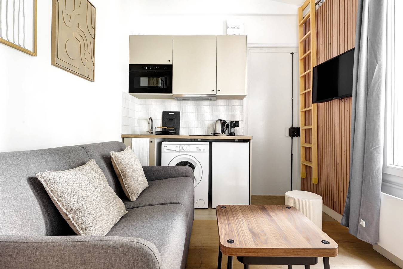 Entire apartment, Bm- Petit Ecrin Chic & Design a Levallois in Levallois-Perret, Hauts-de-Seine