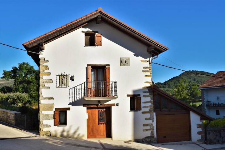 Maison de campagne pour 6 personnes, avec Terrasse ainsi que Jardin et Vue à Erro