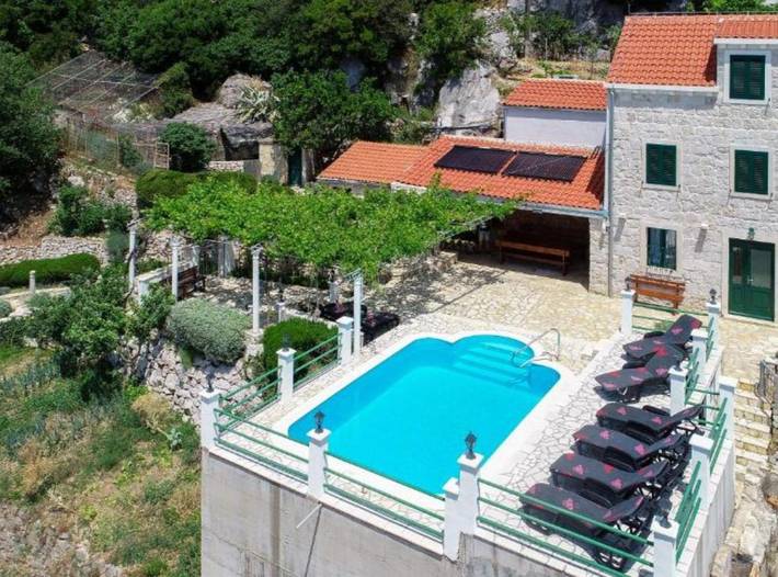 Villa pour 9 personnes, avec jardin et piscine, animaux acceptés à Viganj