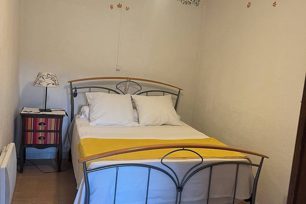 House/Gite/Cottage rated 1 star, with above-ground pool, garden. in Puget-sur-Argens, Draguignan Region