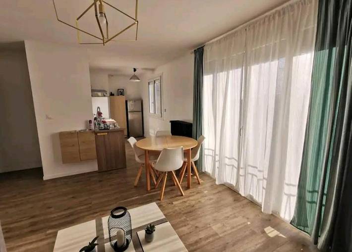 Gîte pour 4 personnes, avec balcon à Vezin-le-Coquet