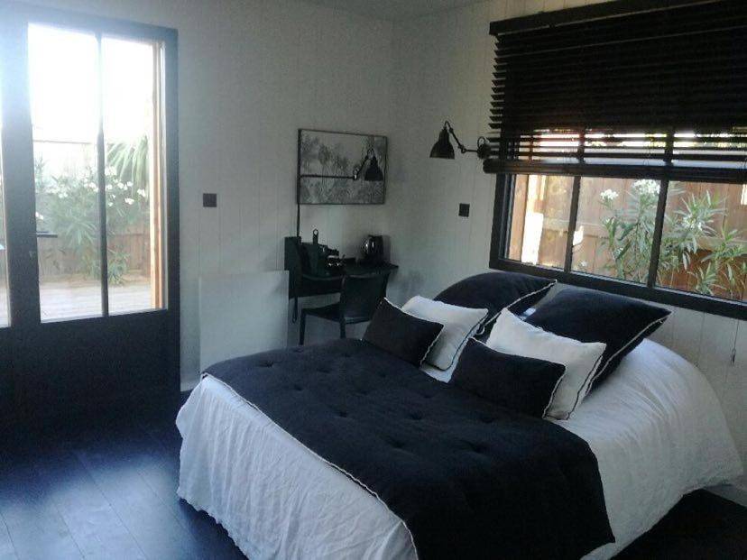 Double Room with Terrace in La Teste-de-Buch, Région d'Arcachon