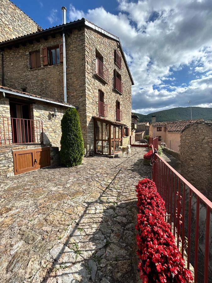 Casa rural para 8 personas, con terraza y jardín, Se admiten mascotas en Alto Urgel