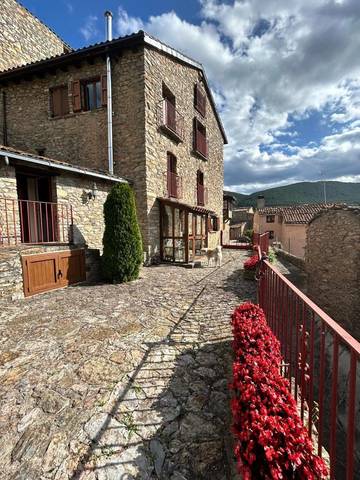 Casa rural para 8 personas, con jardín y terraza, Se admiten mascotas en Alto Urgel