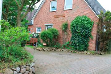 Ferienwohnung für 2 Personen, mit Terrasse und Garten in Tinnum