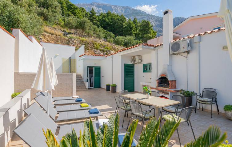 Villa mit pool für 8 Personen, mit Terrasse und Garten, kinderfreundlich in Makarska