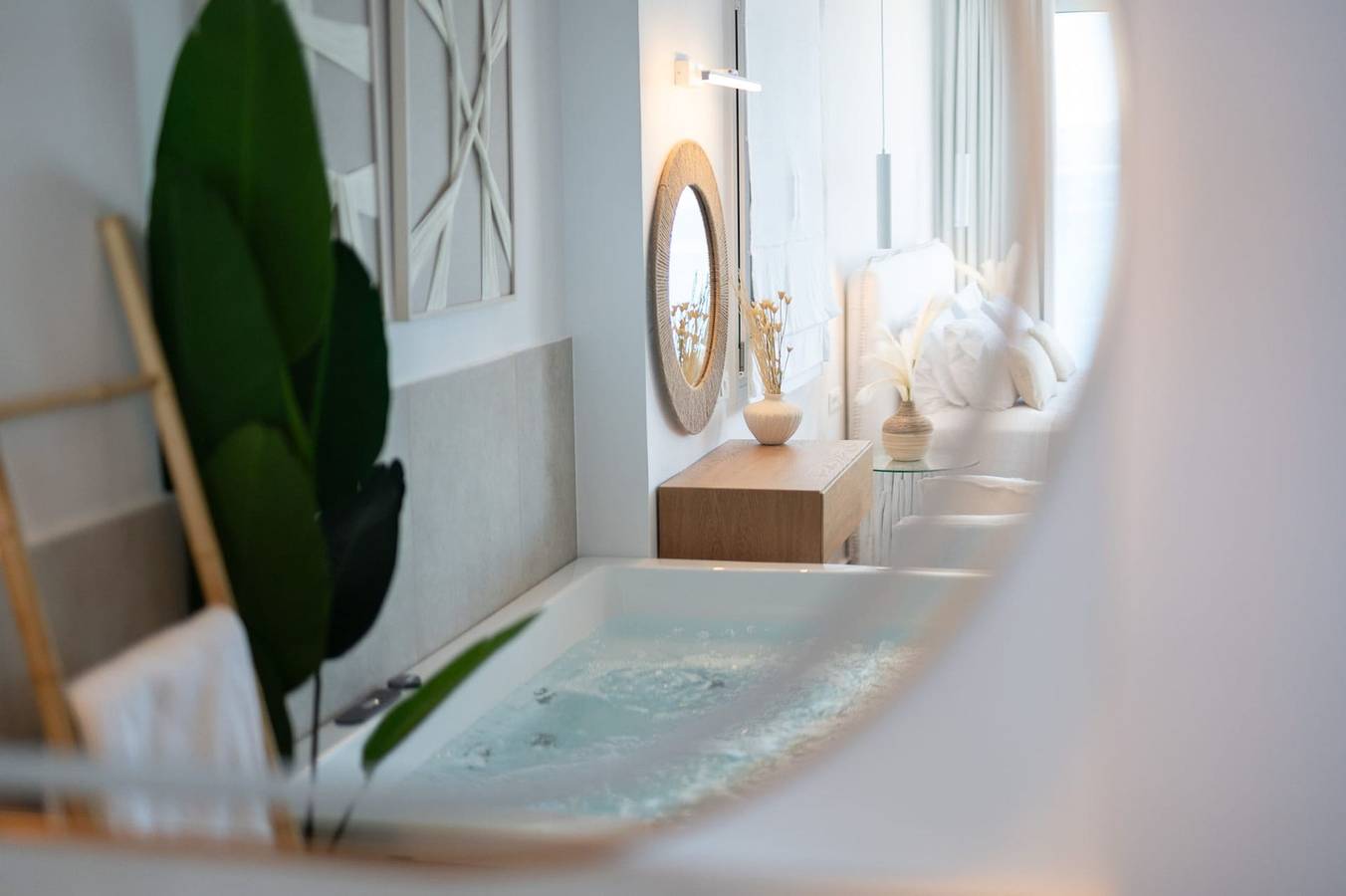 Ολόκληρο το διαμέρισμα, Panoramic Loft suite with indoor Hot tub in Πέραμα, Κέρκυρα