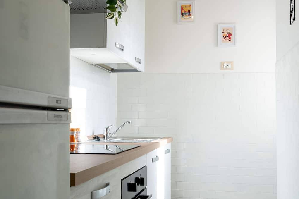 Geheel appartement, The salt window: the vacation home for you and your pet 300mt from the sea in Anzio, Provincie Rome