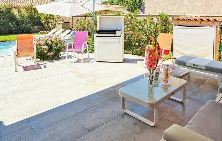 Location de vacances pour 6 personnes, avec terrasse et piscine, animaux acceptés à Mallemort - 3