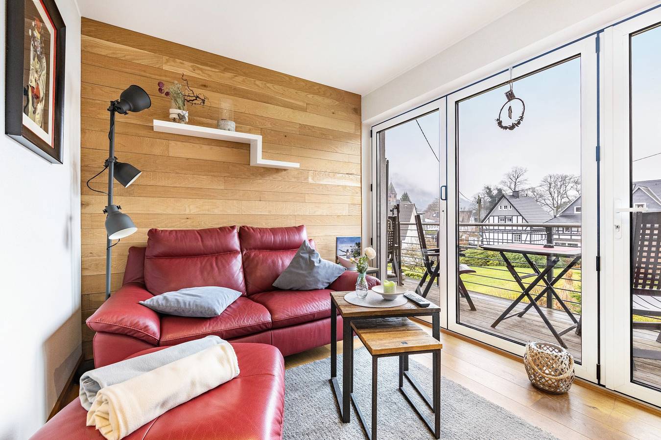 Ganze Wohnung, Apartment 'Ferienwohnung Drossel D, 50qm' mit Bergblick, gemeinsamer Terrasse und Wlan in Lennestadt, Sauerland